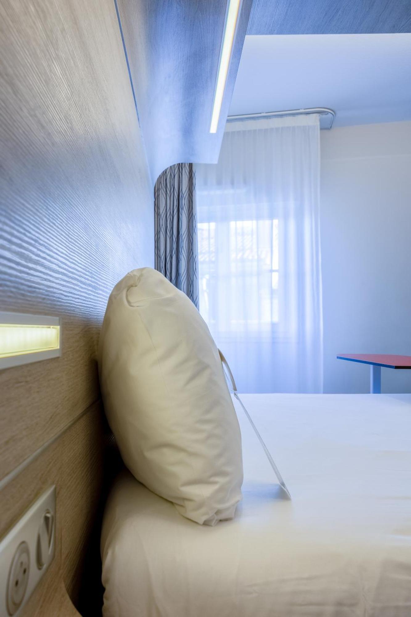 Ibis Styles La Rochelle Centre Hotel Exterior photo